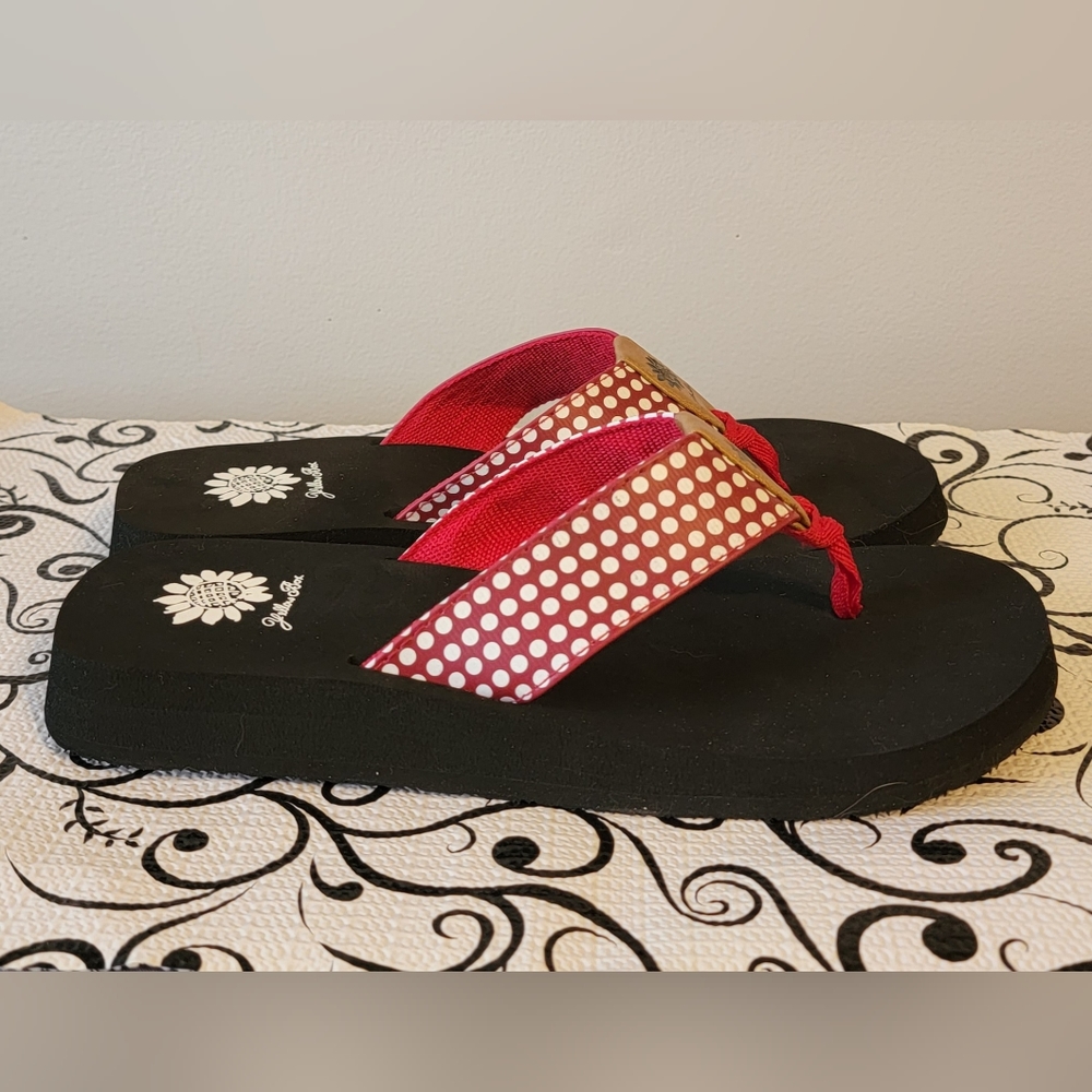 NWT! Yellowbox FROMY Red Polka Dot flip flops Yellow Box Sandals beach Summer - Picture 7 of 9